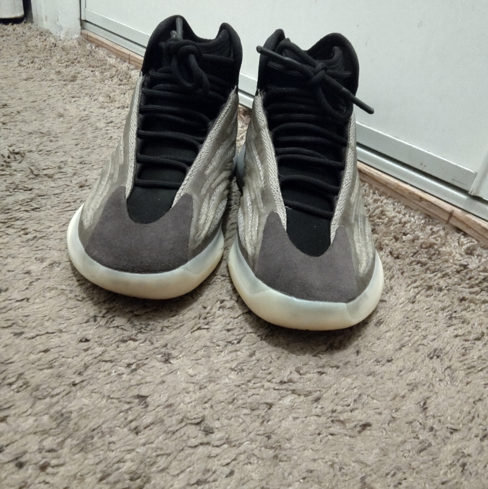 Yeezy Adidas YZY Performance Basketball in QNTM